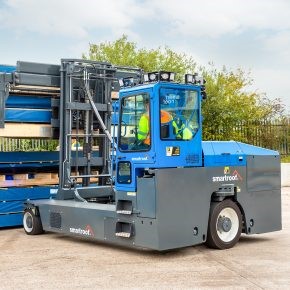 Smartroof makes light work with Combilift